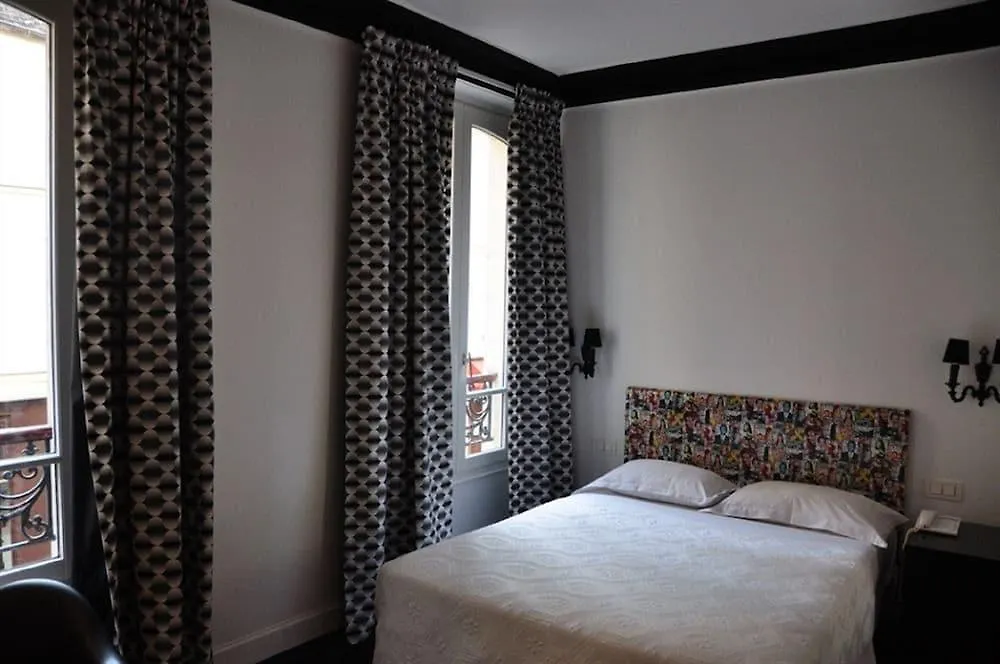 ***  Hotel Noir Paris France